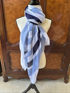 Banana Republic Blue & White Scarf